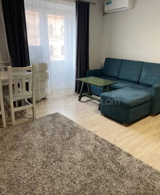 6 Սենյականոց Բնակարան Քարե Շենքում, 31քմ, 3/5 հարկ, Կապիտալ Վերանորոգված