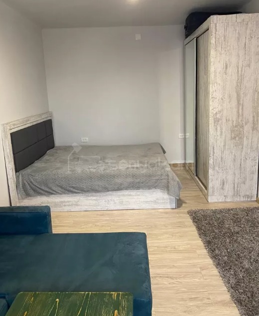 6 Սենյականոց Բնակարան Քարե Շենքում, 31քմ, 3/5 հարկ, Կապիտալ Վերանորոգված
