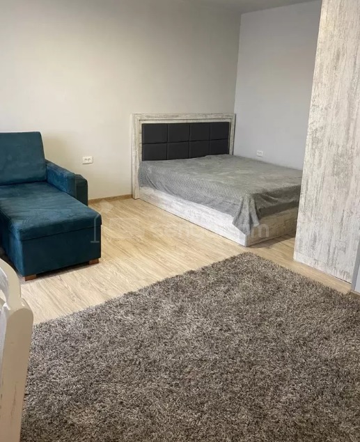 6 Սենյականոց Բնակարան Քարե Շենքում, 31քմ, 3/5 հարկ, Կապիտալ Վերանորոգված