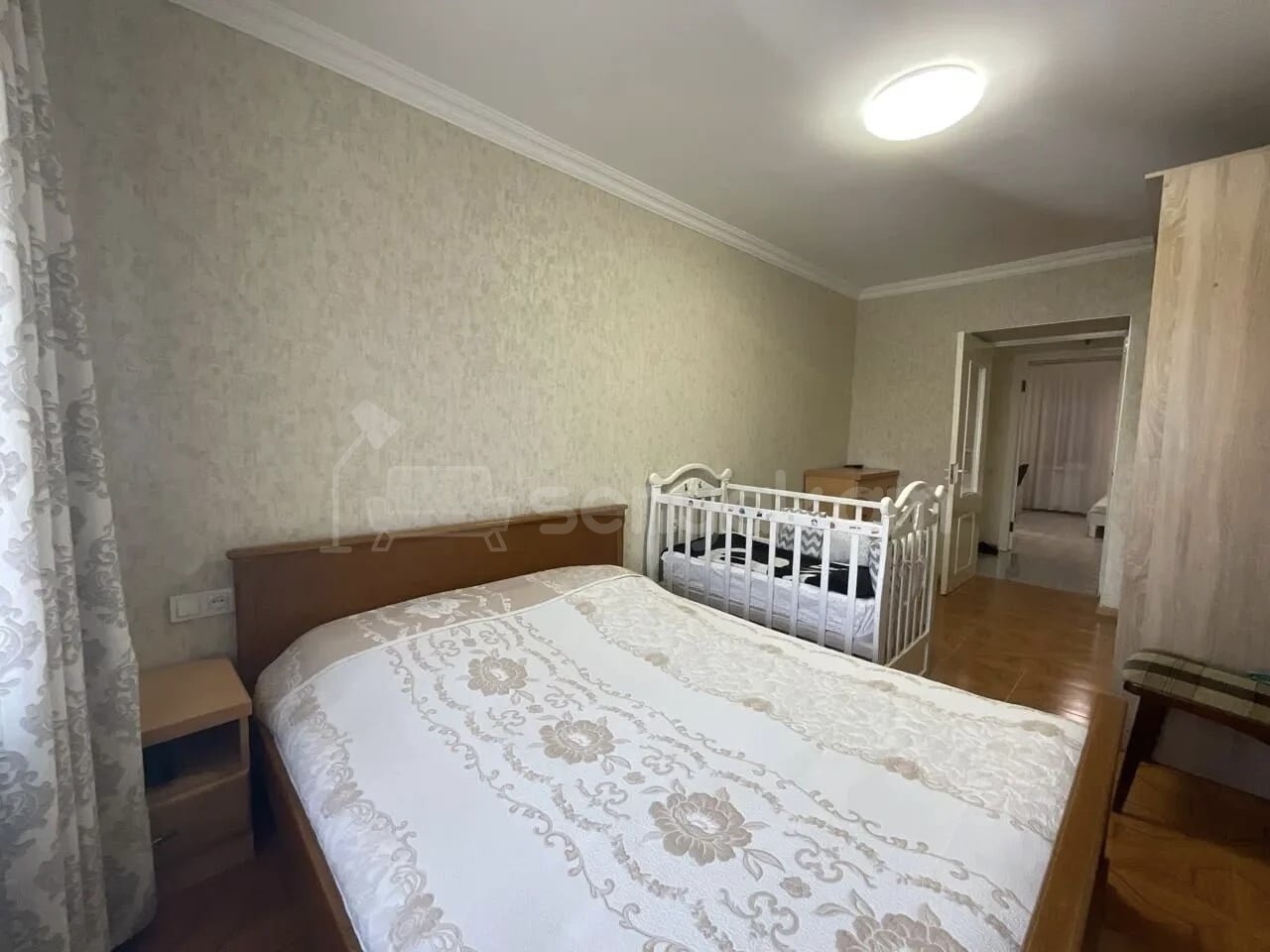 5 Սենյականոց Բնակարան Քարե Շենքում, 100քմ, 3/5 հարկ, Կապիտալ Վերանորոգված