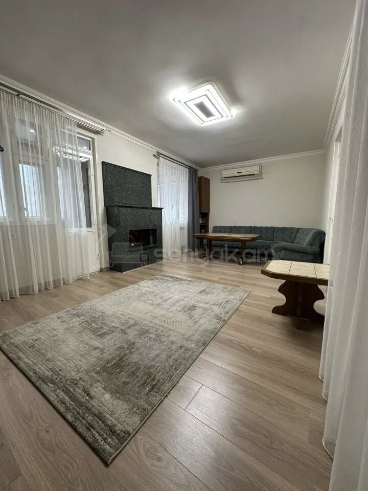 5 Սենյականոց Բնակարան Քարե Շենքում, 100քմ, 3/5 հարկ, Կապիտալ Վերանորոգված