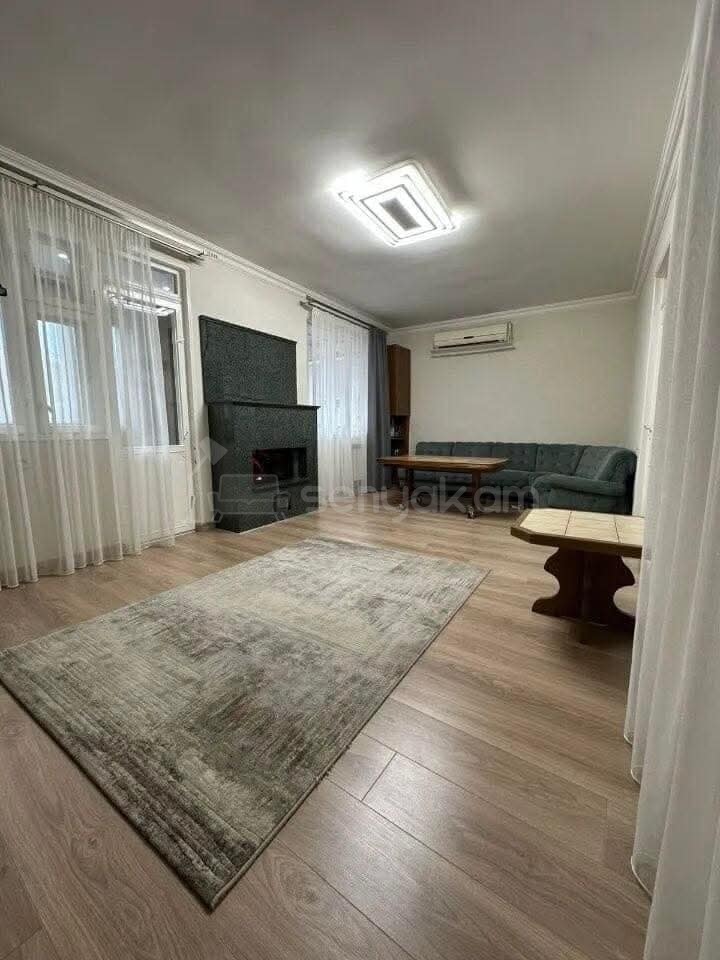 5 Սենյականոց Բնակարան Քարե Շենքում, 100քմ, 3/5 հարկ, Կապիտալ Վերանորոգված