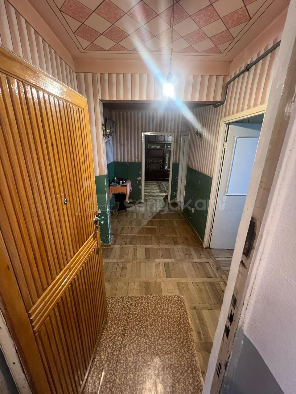 3 Սենյականոց Բնակարան, 80քմ, 8/9 հարկ, Նորմալ Վիճակում