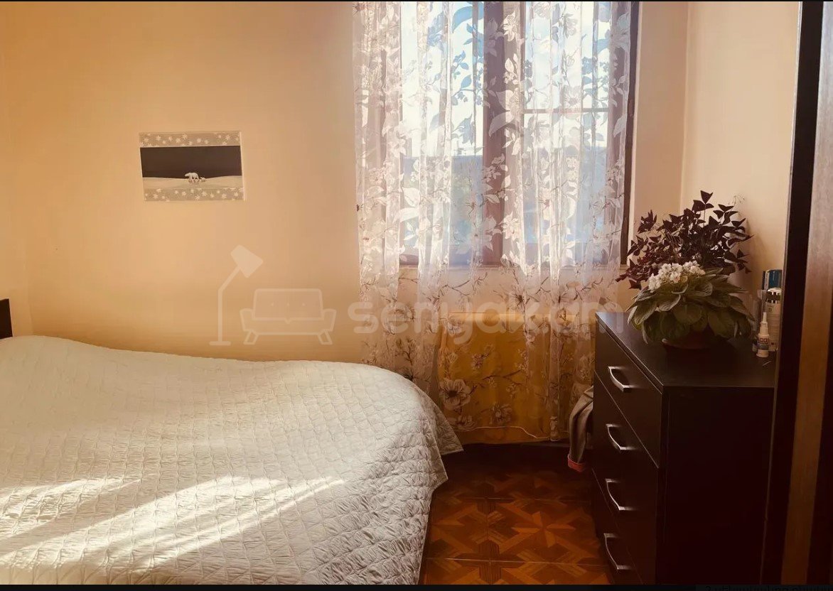 3 Սենյականոց Բնակարան Քարե Շենքում, 70քմ, 4/4 հարկ, Դիզայներական Վերանորոգված, Կահավորված