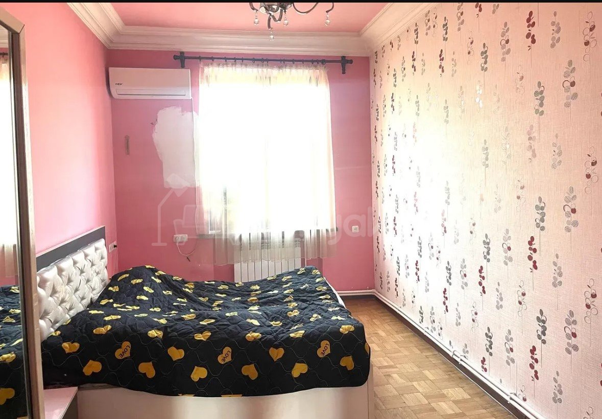 3 Սենյականոց Բնակարան Քարե Շենքում, 70քմ, 4/4 հարկ, Դիզայներական Վերանորոգված, Կահավորված