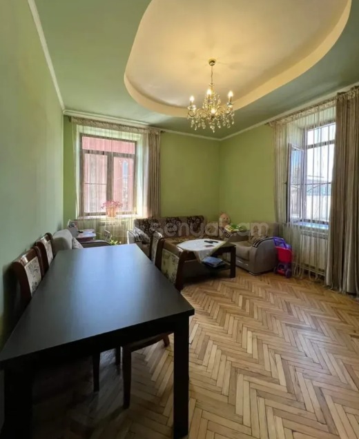 2 Սենյականոց Բնակարան Քարե Շենքում, 53քմ, 2/4 հարկ, Կապիտալ Վերանորոգված