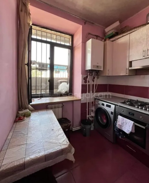 2 Սենյականոց Բնակարան Քարե Շենքում, 53քմ, 2/4 հարկ, Կապիտալ Վերանորոգված