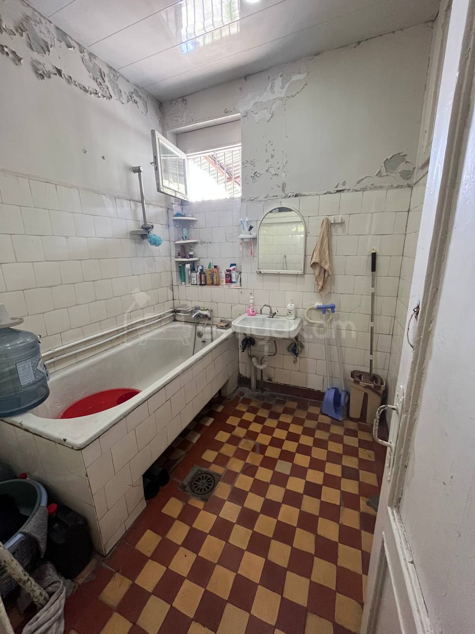 3 Սենյականոց Սեփական Տուն, 90քմ, Նորմալ Վիճակում, Ավտոտնակով