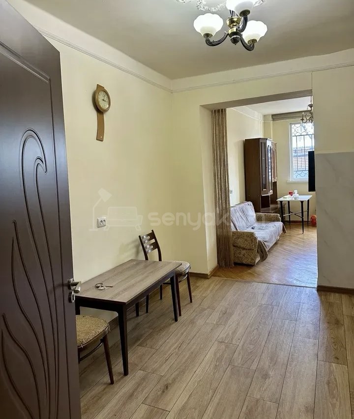 2 Սենյականոց Բնակարան Քարե Շենքում, 56քմ, 1/4 հարկ, Նորմալ Վիճակում, Կահավորված