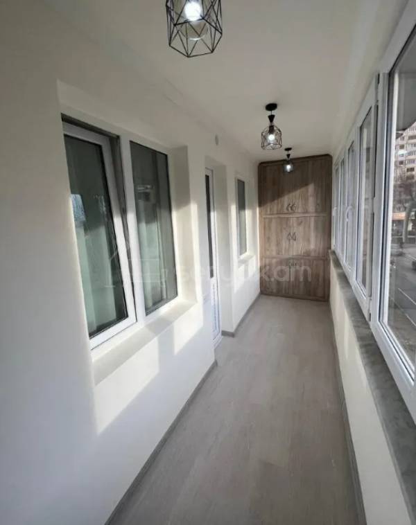 3 Սենյականոց Բնակարան, 98քմ, 2/9 հարկ, Կապիտալ Վերանորոգված