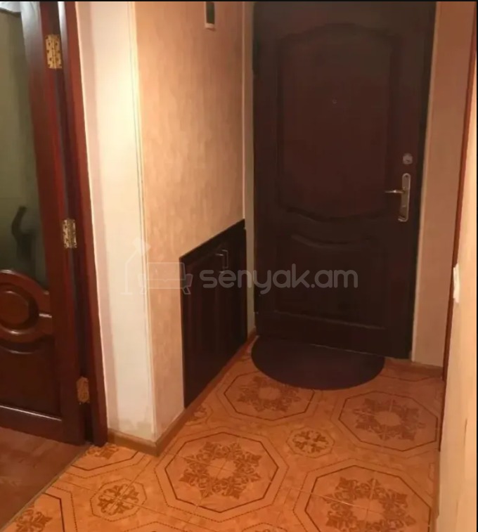 3 Սենյականոց Բնակարան Քարե Շենքում, 77քմ, 2/5 հարկ, Կապիտալ Վերանորոգված
