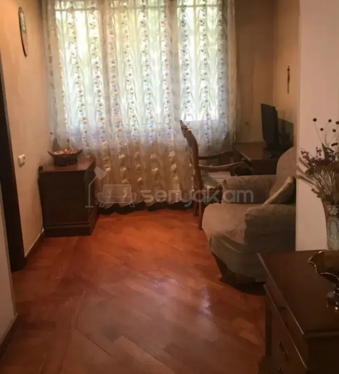3 Սենյականոց Բնակարան Քարե Շենքում, 77քմ, 2/5 հարկ, Կապիտալ Վերանորոգված