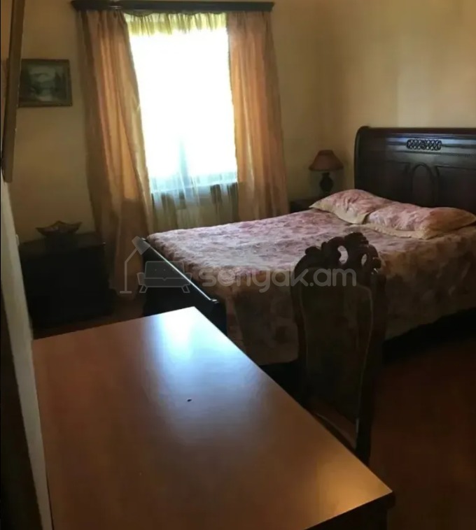 3 Սենյականոց Բնակարան Քարե Շենքում, 77քմ, 2/5 հարկ, Կապիտալ Վերանորոգված