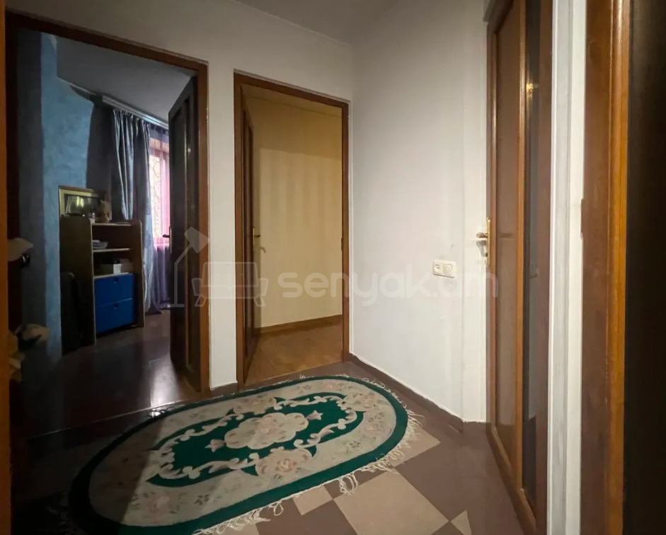 3 Սենյականոց Բնակարան Քարե Շենքում, 75քմ, 2/4 հարկ, Կապիտալ Վերանորոգված