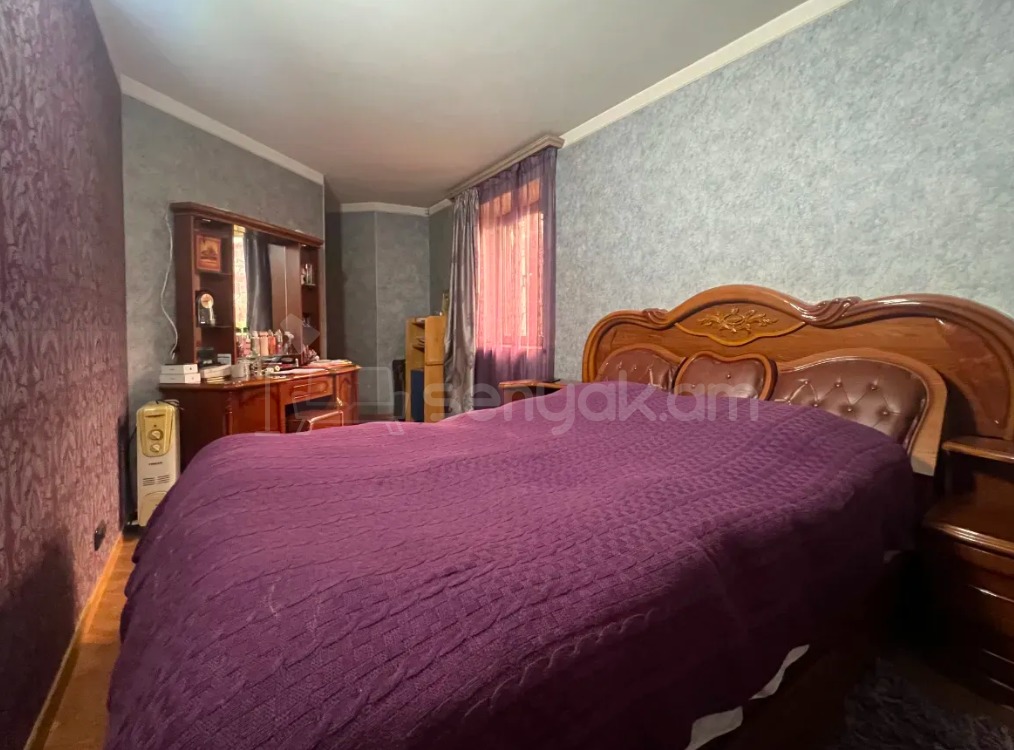 3 Սենյականոց Բնակարան Քարե Շենքում, 75քմ, 2/4 հարկ, Կապիտալ Վերանորոգված