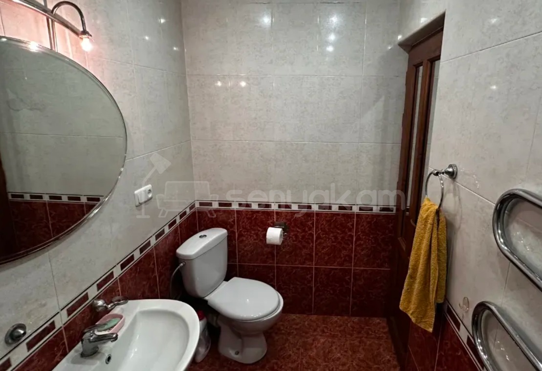 3 Սենյականոց Բնակարան Քարե Շենքում, 70քմ, 5/5 հարկ, Դիզայներական Վերանորոգված