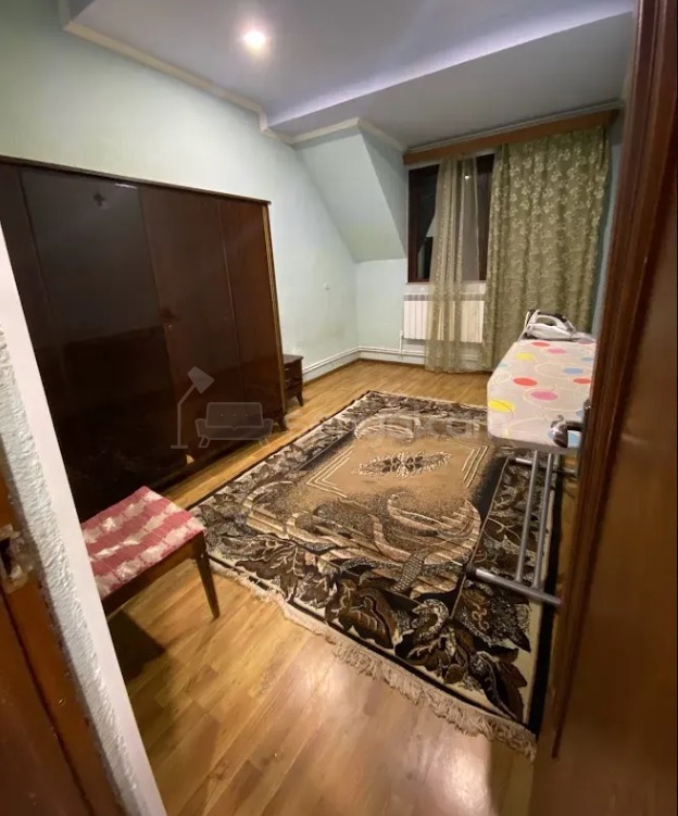 3 Սենյականոց Բնակարան Քարե Շենքում, 80քմ, 5/5 հարկ, Կապիտալ Վերանորոգված