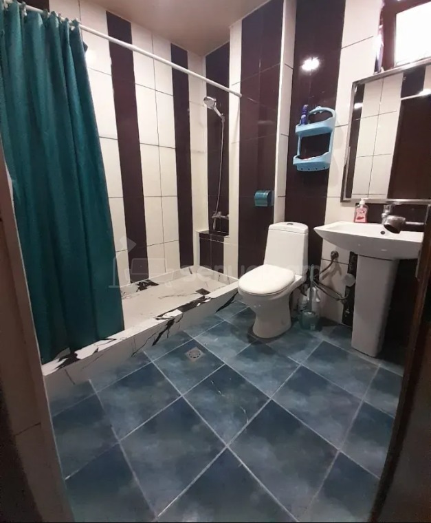 3 Սենյականոց Բնակարան Քարե Շենքում, 80քմ, 5/5 հարկ, Կապիտալ Վերանորոգված