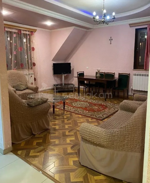3 Սենյականոց Բնակարան Քարե Շենքում, 80քմ, 5/5 հարկ, Կապիտալ Վերանորոգված
