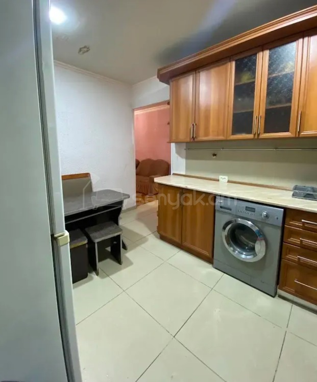 3 Սենյականոց Բնակարան Քարե Շենքում, 80քմ, 5/5 հարկ, Կապիտալ Վերանորոգված