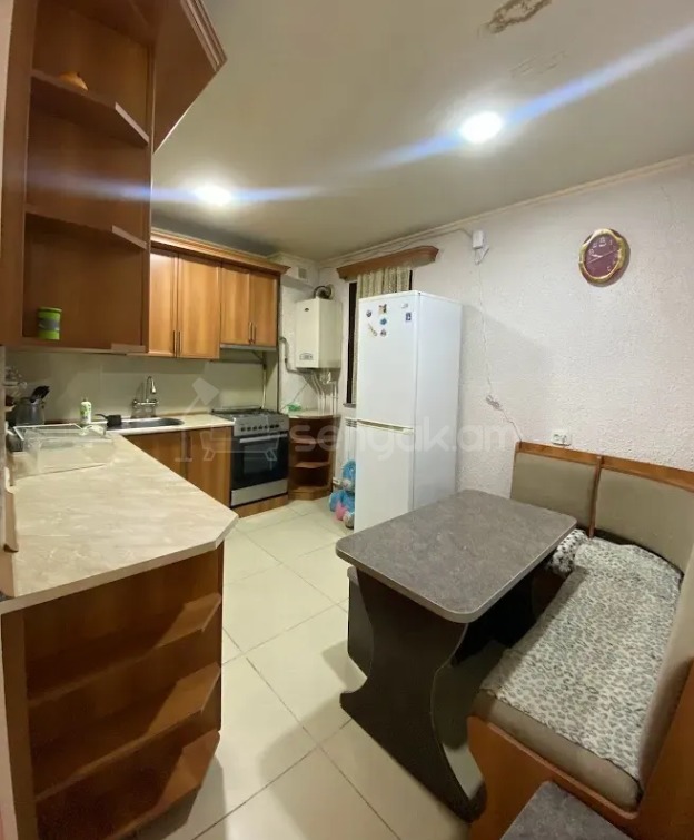 3 Սենյականոց Բնակարան Քարե Շենքում, 80քմ, 5/5 հարկ, Կապիտալ Վերանորոգված