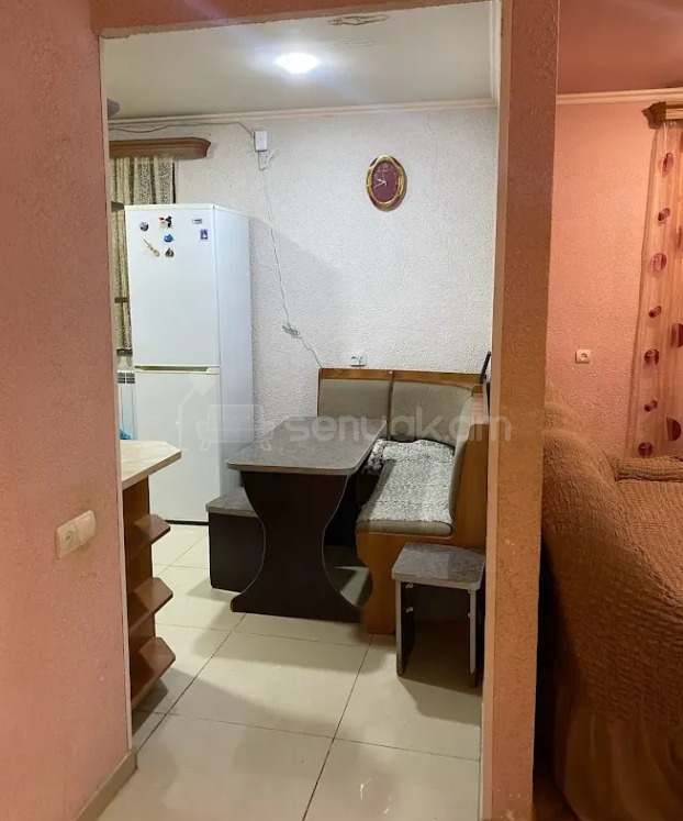 3 Սենյականոց Բնակարան Քարե Շենքում, 80քմ, 5/5 հարկ, Կապիտալ Վերանորոգված