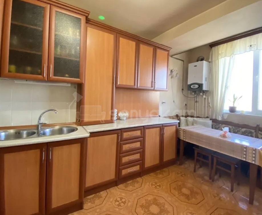 3 Սենյականոց Բնակարան, 80քմ, 6/13 հարկ, Պետական Վիճակում