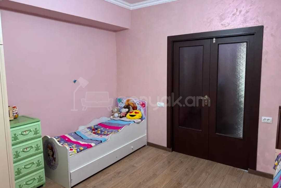 4 Սենյականոց Բնակարան, 95քմ, 4/9 հարկ, Նորմալ Վիճակում