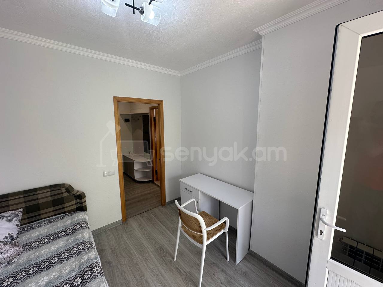 2 Սենյականոց Բնակարան Քարե Շենքում, 45քմ, 5/5 հարկ, Կապիտալ Վերանորոգված, Կահավորված, Արևկող