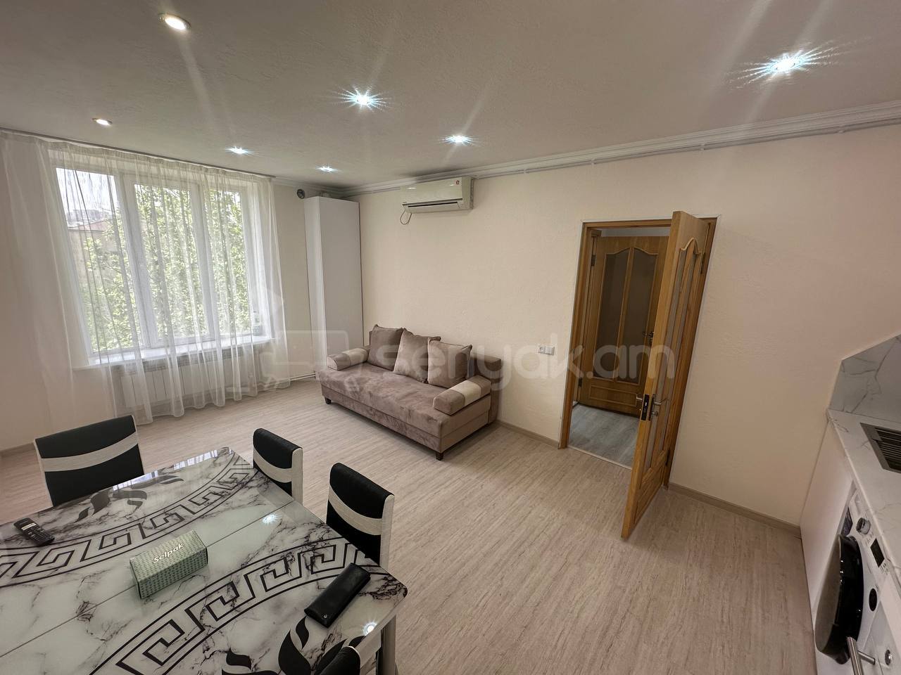 2 Սենյականոց Բնակարան Քարե Շենքում, 45քմ, 5/5 հարկ, Կապիտալ Վերանորոգված, Կահավորված, Արևկող