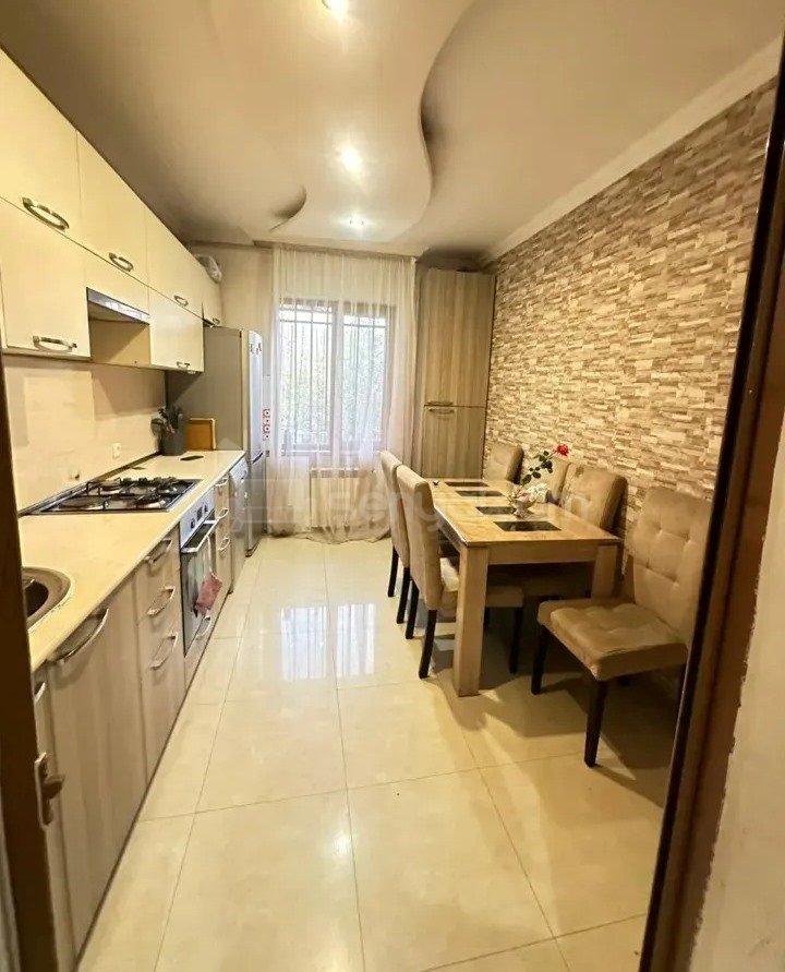 3 Սենյականոց Բնակարան, 96քմ, 2/9 հարկ, Կապիտալ Վերանորոգված