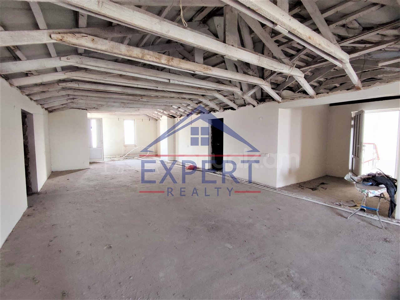 5 Սենյականոց Շքեղ Առանձնատուն, 640քմ, Լողավազանով, Ավտոտնակով