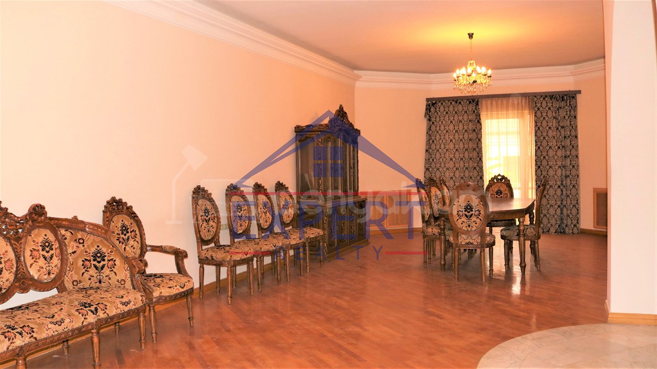 5 Սենյականոց Շքեղ Առանձնատուն, 640քմ, Լողավազանով, Ավտոտնակով