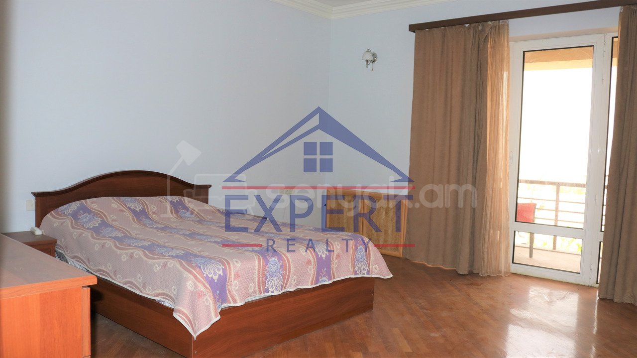 5 Սենյականոց Շքեղ Առանձնատուն, 640քմ, Լողավազանով, Ավտոտնակով