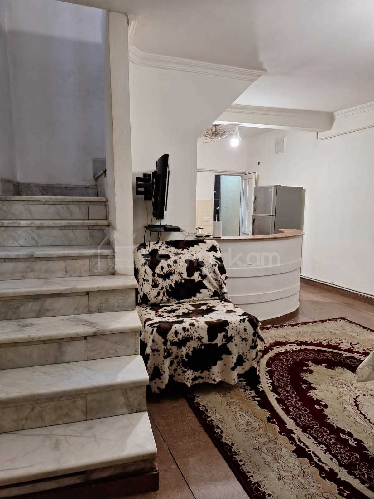 3 Սենյականոց Բնակարան, 100քմ, 1/1 հարկ, Նորմալ Վիճակում
