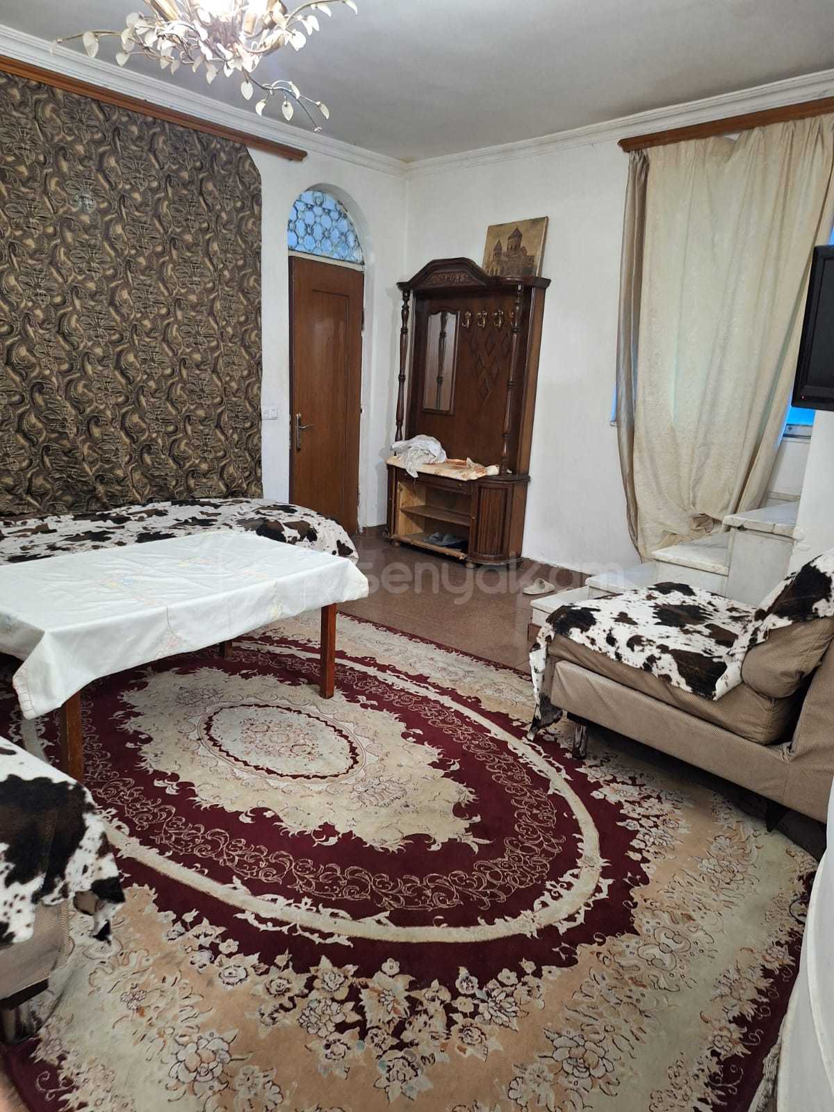 3 Սենյականոց Բնակարան, 100քմ, 1/1 հարկ, Նորմալ Վիճակում