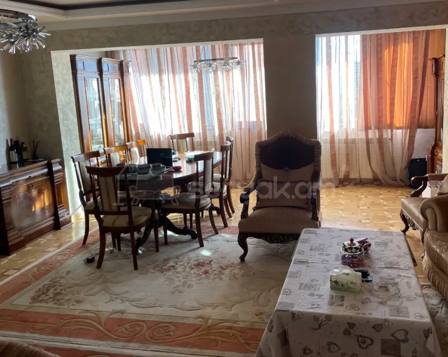 5 Սենյականոց Բնակարան Նորակառույցում, 200քմ, 5/9 հարկ, Դիզայներական Վերանորոգված