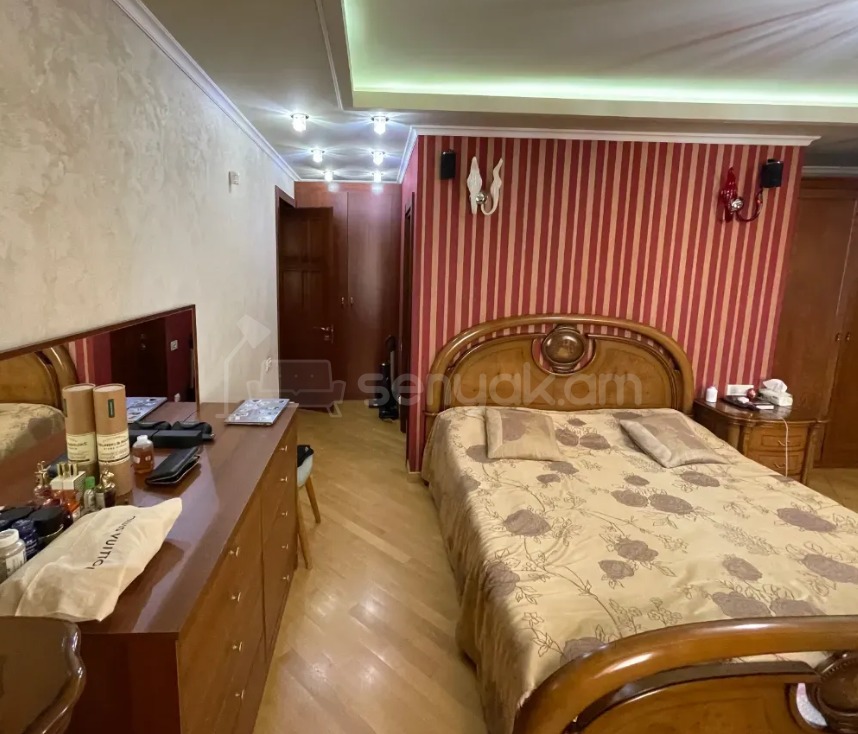 5 Սենյականոց Բնակարան Նորակառույցում, 200քմ, 5/9 հարկ, Դիզայներական Վերանորոգված