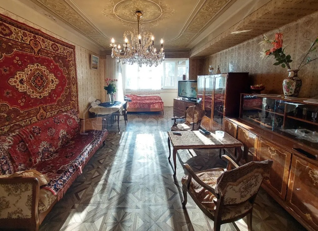 3 Սենյականոց Բնակարան, 92քմ, 6/10 հարկ, Պետական Վիճակում
