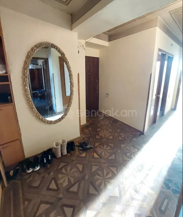 3 Սենյականոց Բնակարան, 92քմ, 6/10 հարկ, Պետական Վիճակում