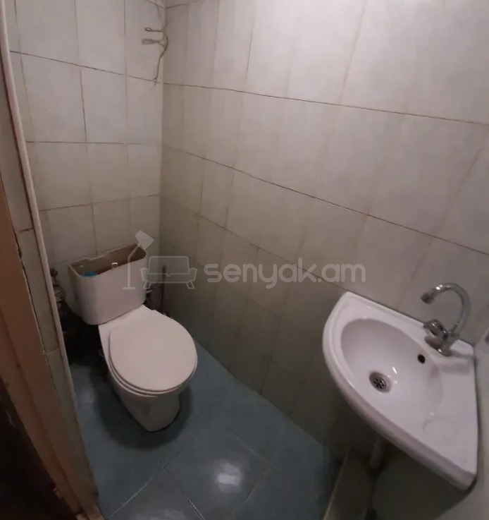 4 Սենյականոց Բնակարան, 88քմ, 6/9 հարկ, Պետական Վիճակում