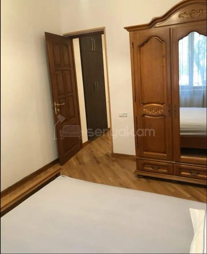 2 Սենյականոց Բնակարան Քարե Շենքում, 40քմ, 2/4 հարկ, Կապիտալ Վերանորոգված, Կահավորված