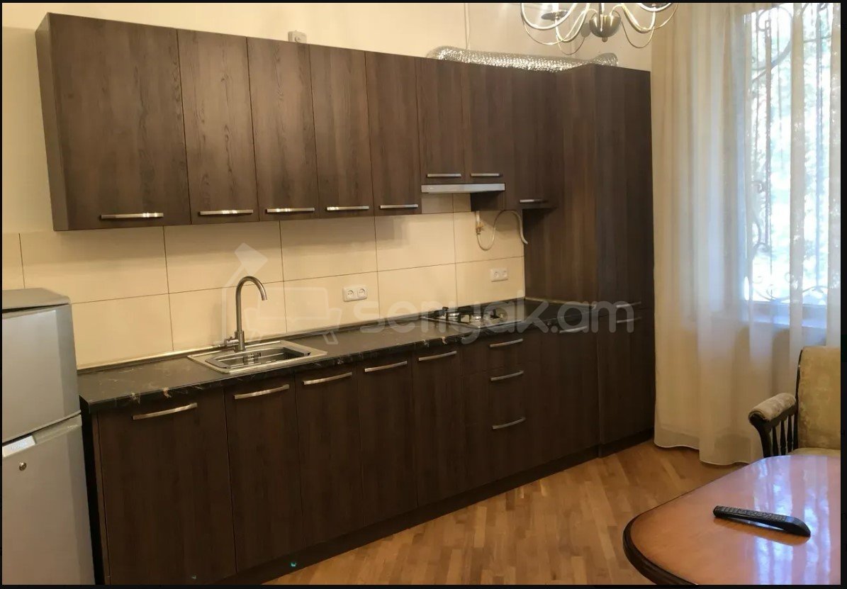 2 Սենյականոց Բնակարան Քարե Շենքում, 40քմ, 2/4 հարկ, Կապիտալ Վերանորոգված, Կահավորված