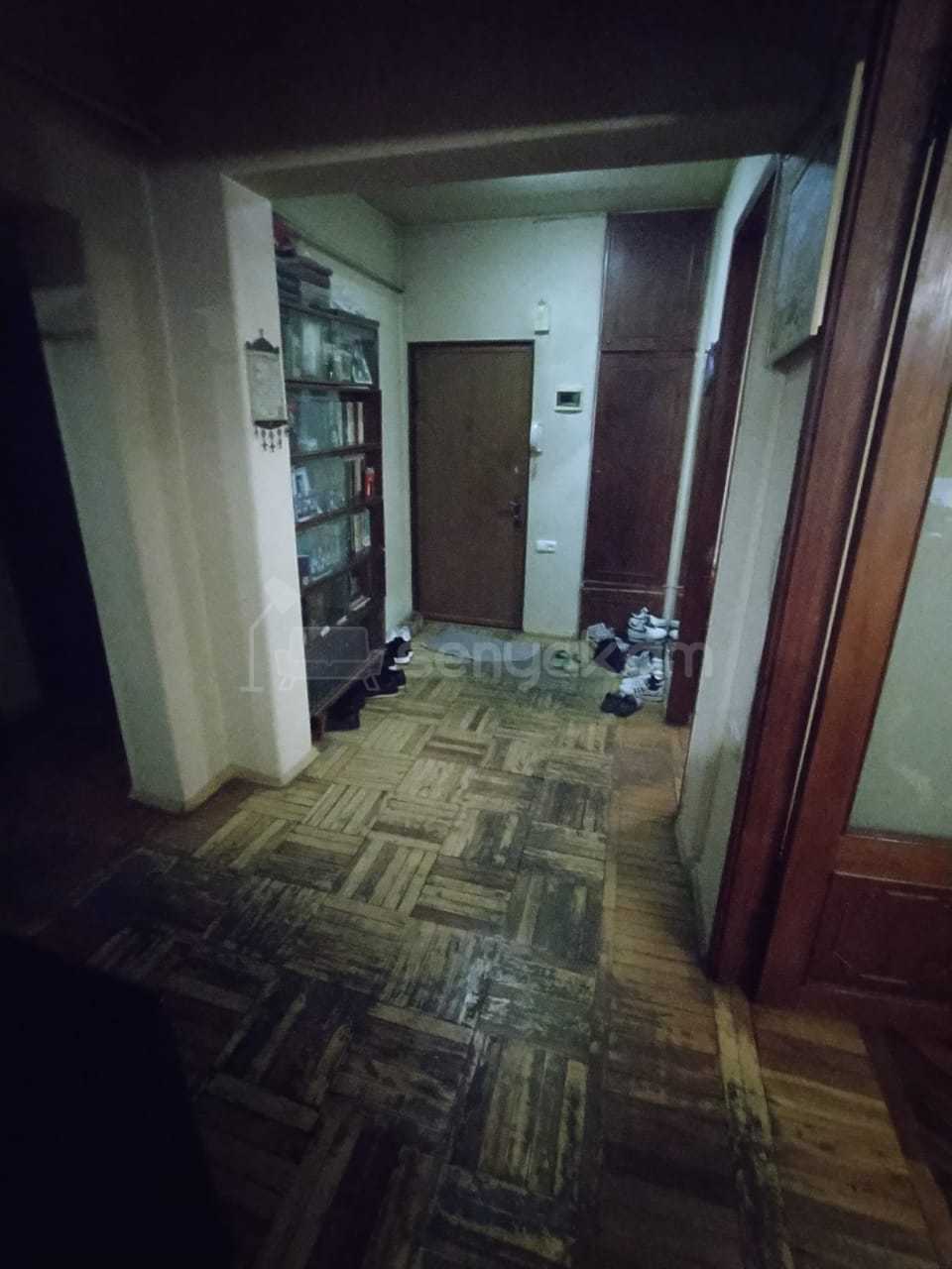 3 Սենյականոց Բնակարան, 84քմ, 5/9 հարկ, Նորմալ Վիճակում