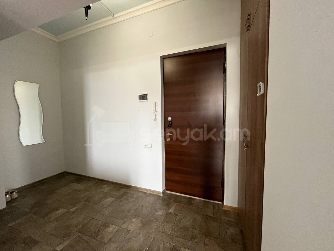 2 Սենյականոց Բնակարան Քարե Շենքում, 70քմ, 3/5 հարկ, Կապիտալ Վերանորոգված, Կահավորված, Արևկող