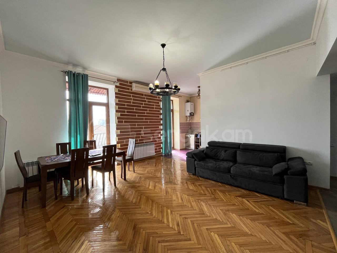 2 Սենյականոց Բնակարան Քարե Շենքում, 70քմ, 3/5 հարկ, Կապիտալ Վերանորոգված, Կահավորված, Արևկող