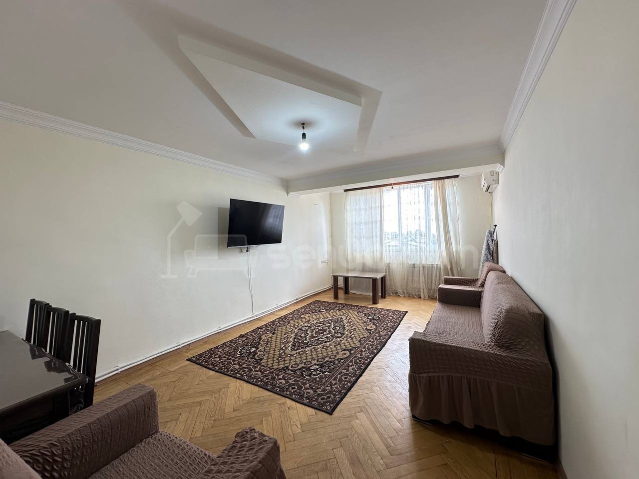 3 Սենյականոց Բնակարան Քարե Շենքում, 76քմ, 4/5 հարկ, Նորմալ Վիճակում, Կահավորված