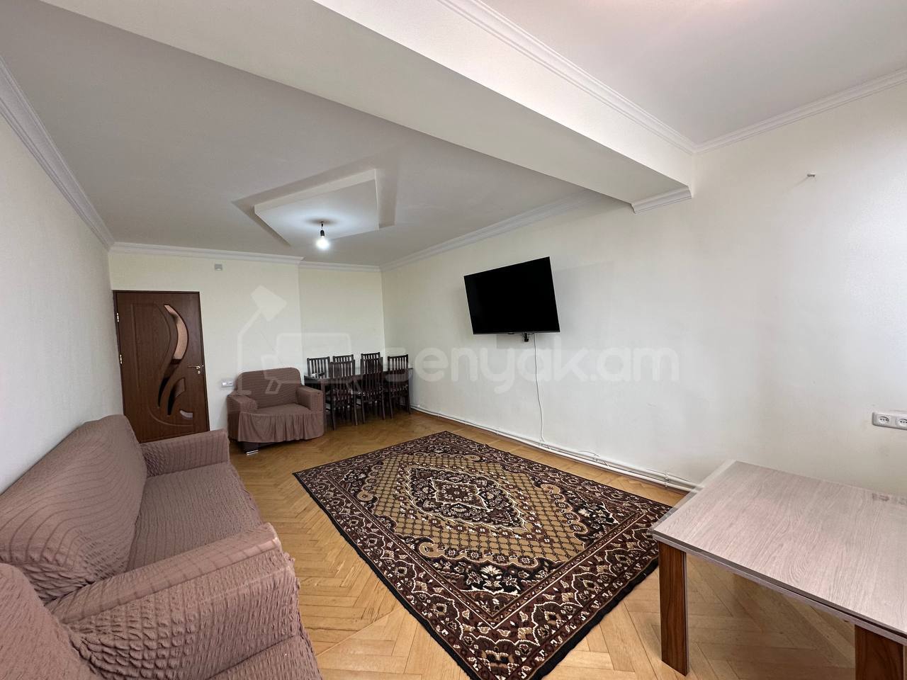 3 Սենյականոց Բնակարան Քարե Շենքում, 76քմ, 4/5 հարկ, Նորմալ Վիճակում, Կահավորված