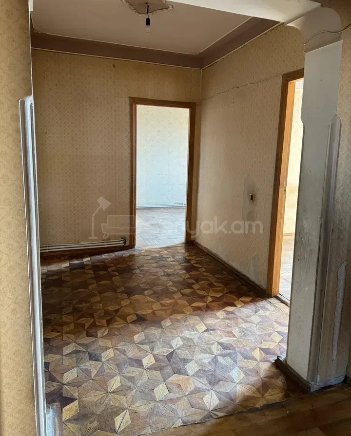3 Սենյականոց Բնակարան, 92քմ, 5/9 հարկ, Նորմալ Վիճակում, Արևկող