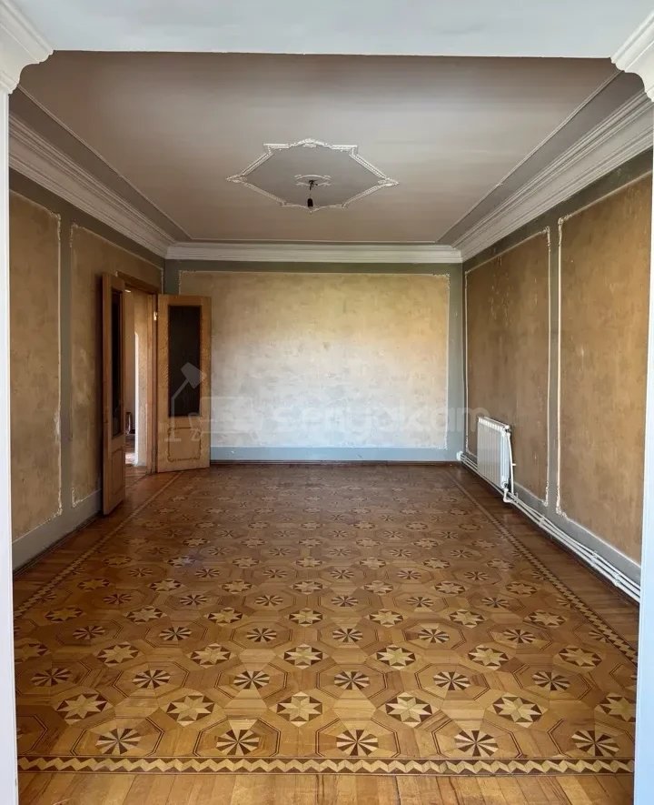 3 Սենյականոց Բնակարան, 92քմ, 5/9 հարկ, Նորմալ Վիճակում, Արևկող